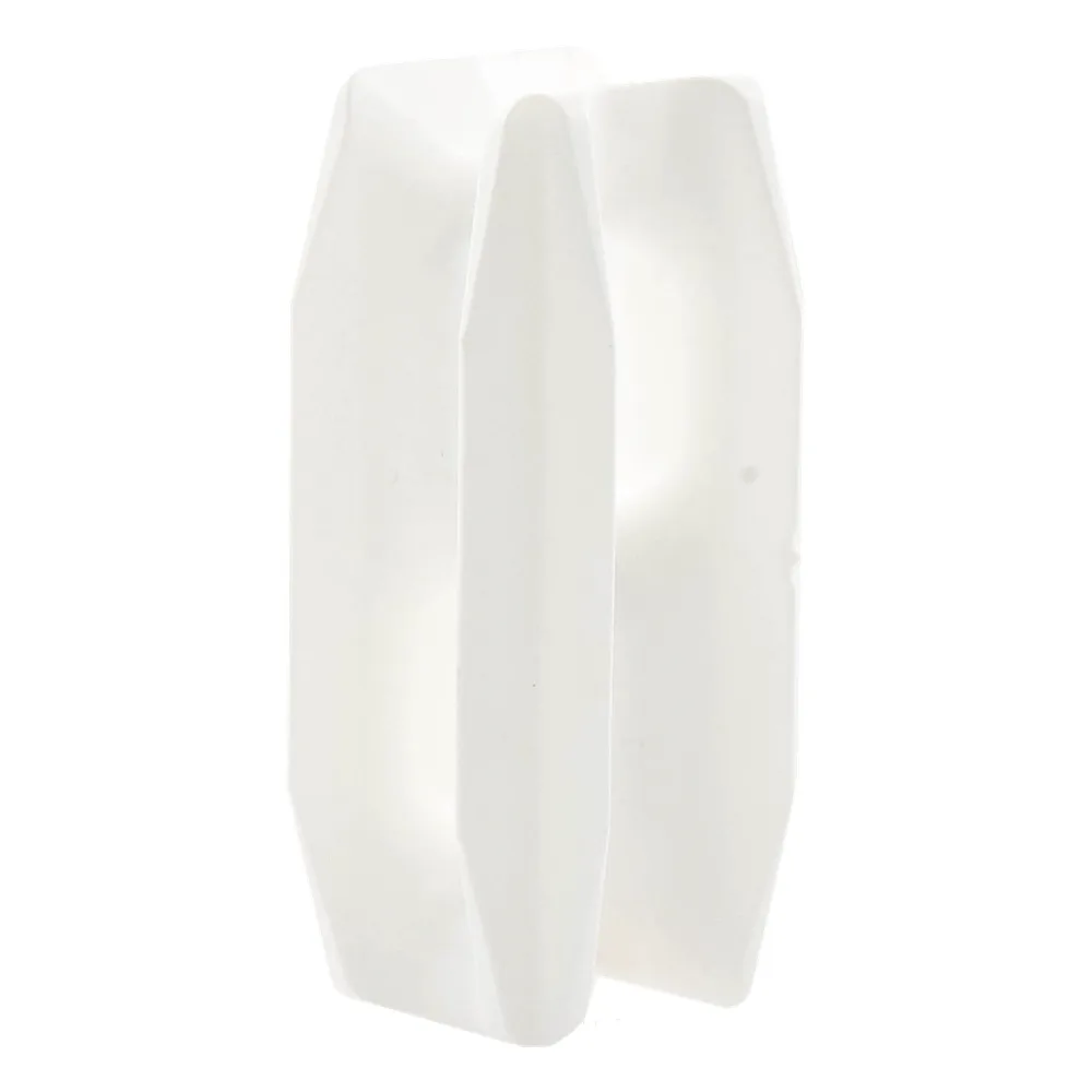 Aislador Blanco de Esquina para Cercos Eléctricos / 18 kV / Resinas Vírgenes / Resistencia 7.5-10.2 kg / Anti UV / 66 mm x 31.6 mm