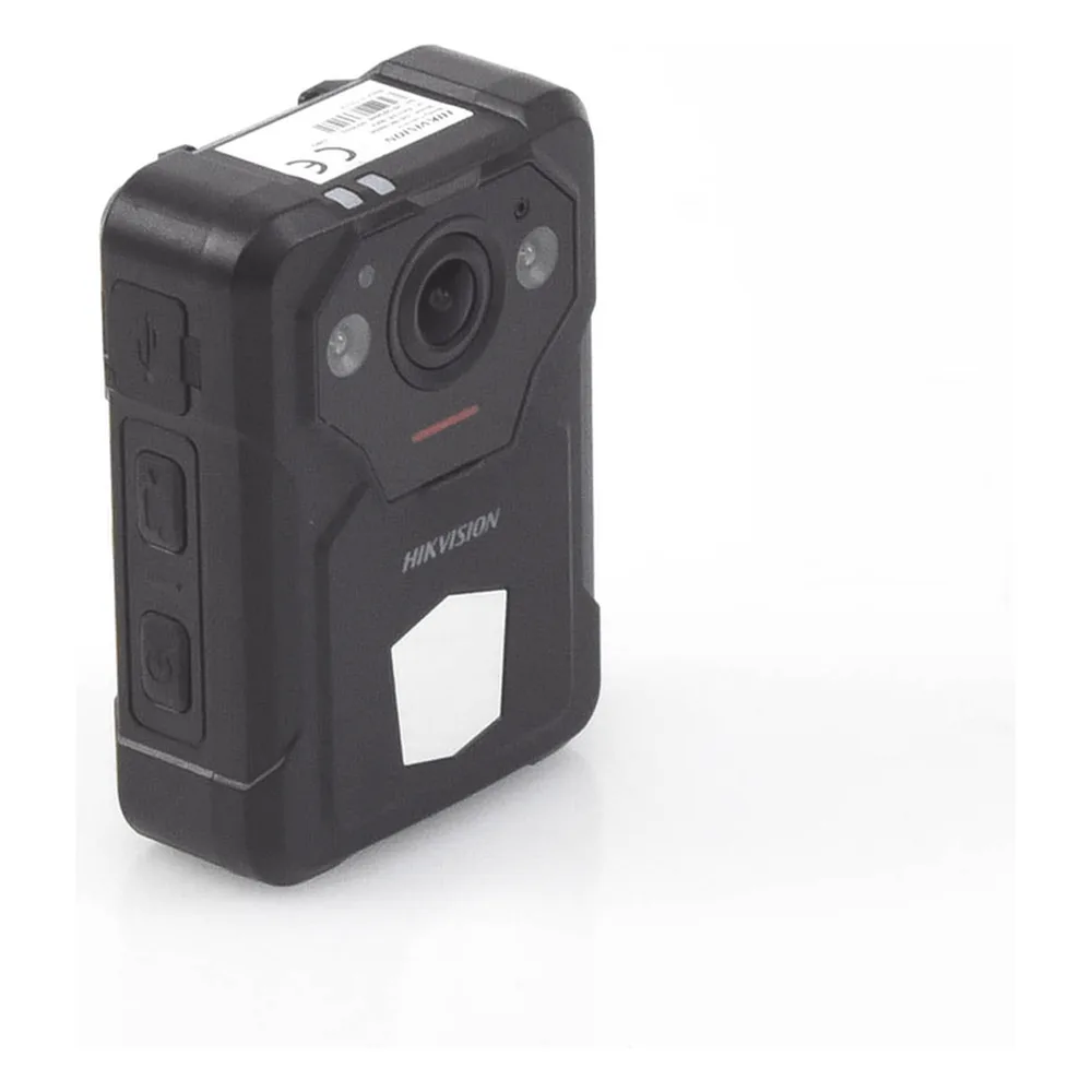 Body Camera Portátil / Grabación a 2K (4 Megapixel)  / Fotos de Hasta 40 Megapixel / IP67 / H.265 / 64 GB de Almacenamiento / Microfono Integrado / GPS – vista 2