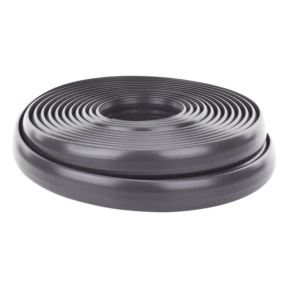 Canaleta flexible negra de PVC auto extinguible, para instalaciones eléctricas en piso ó zóclo  (Rollo de 25mts.) (9300-05040) – vista 2