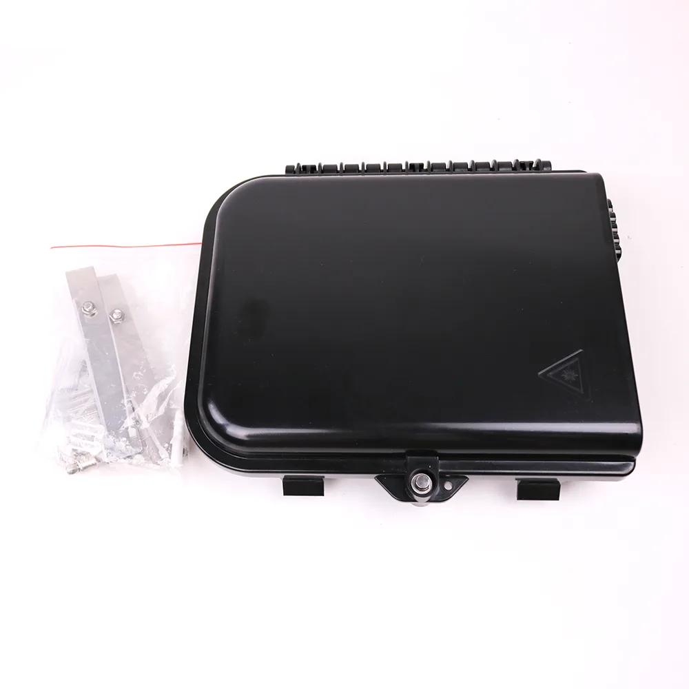 Cierre de Empalme para 24 fusiones de fibra óptica, Interior/Exterior, 3 Entradas para Cable Ø 6-12mm, con 8 acopladores SC/APC y splitter 1x8 SC/APC Incluido, IP65 – vista 3