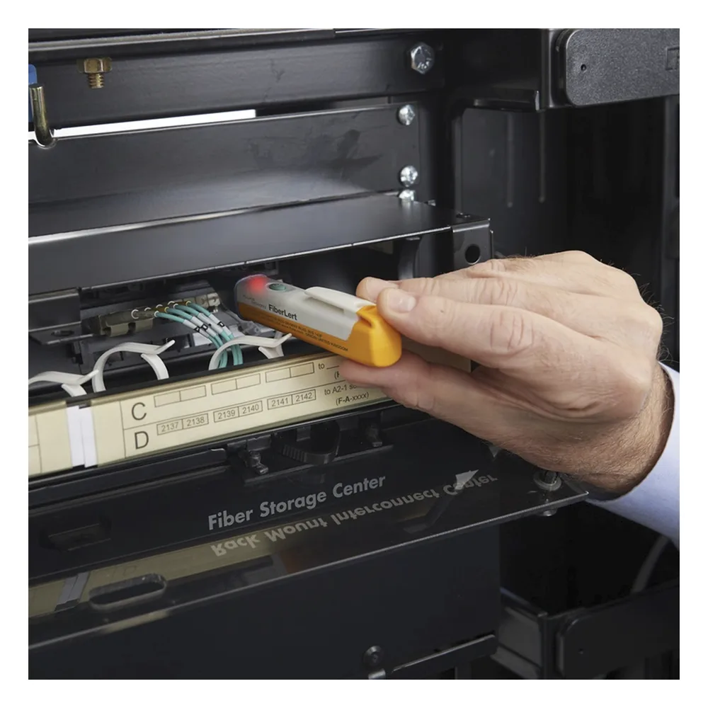 Detector de Fibra Activa y Potencia Óptica FiberLert, Para Fibras Monomodo y Multimodo en Lambdas de 850 a 1625 nm, Detección sin Contacto, Compatibles con Conectores UPC y APC – vista 3