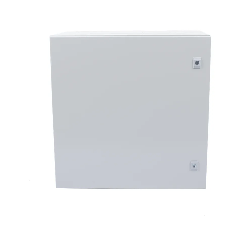 Gabinete de Acero IP66 Uso en Intemperie (600 x 600 x 300 mm) con Placa Trasera Interior Metálica y Compuerta Inferior Atornillable (Incluye Chapa y Llave T).