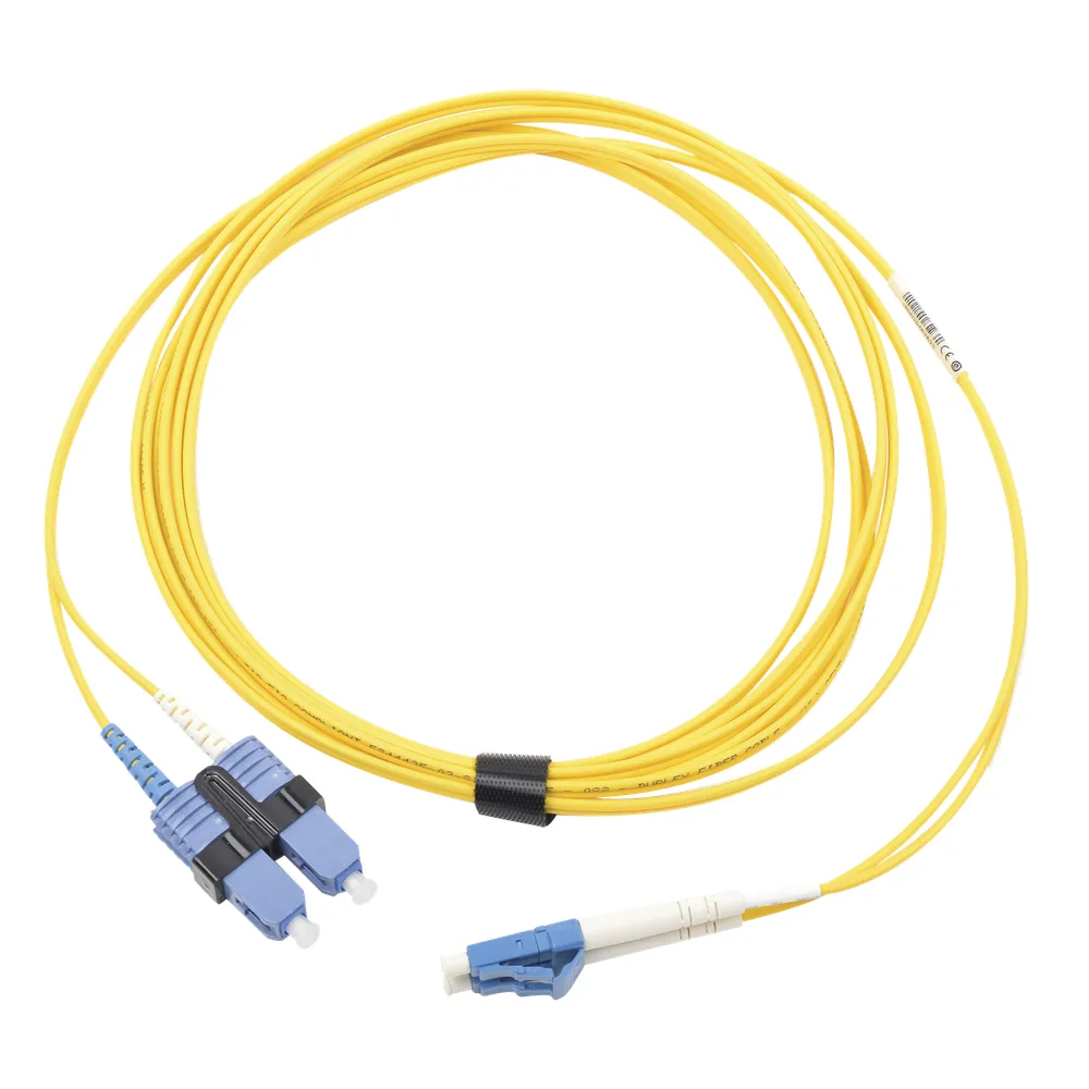 Jumper de Fibra Óptica Monomodo (OS2), XGLO, LC/UPC-SC/UPC Duplex, OFNR, Color Amarillo, 5 Metros (16.40 Pies)