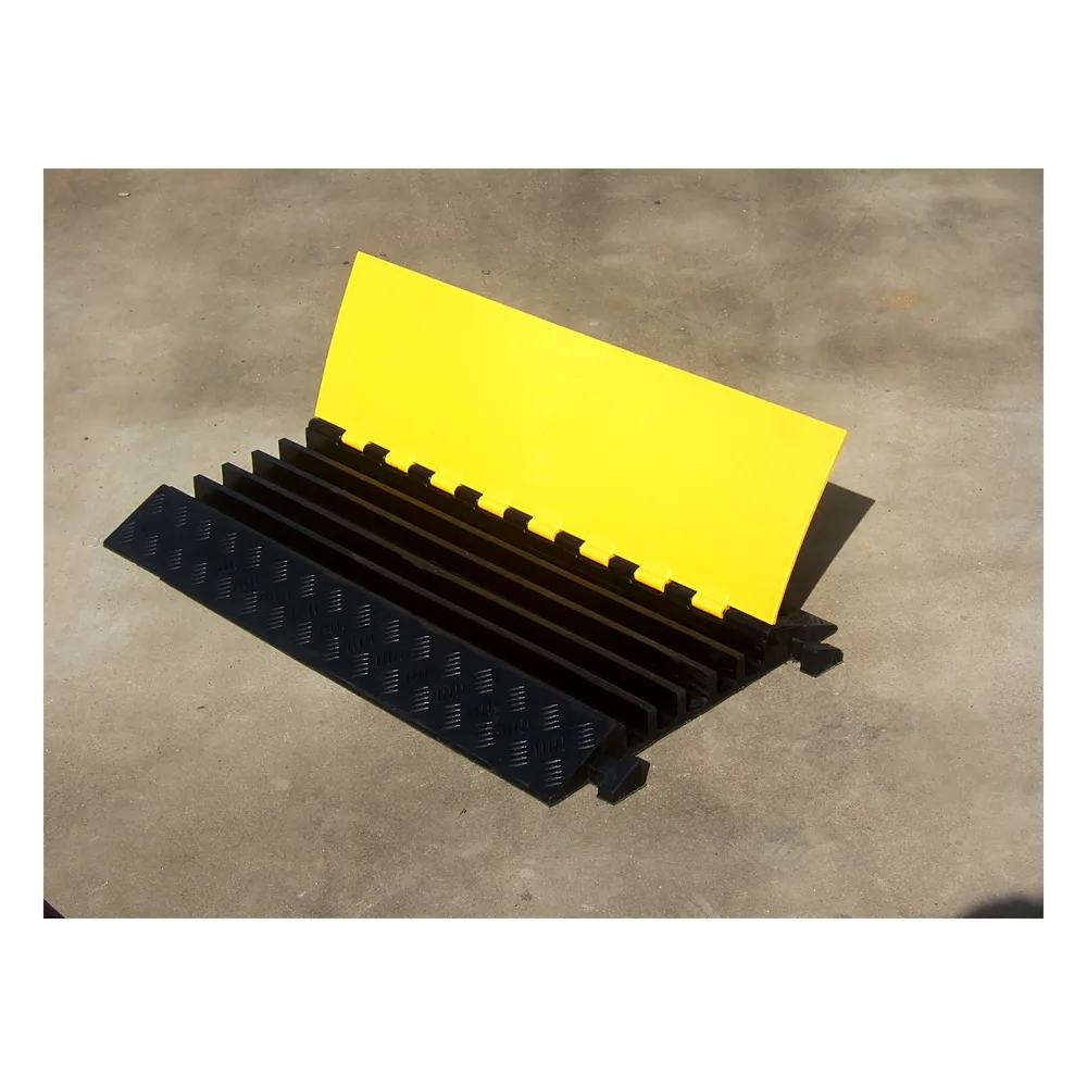 Protector de Cable de 5 Canales / Base de Goma y Tapa de Plástico / Capacidad 4.6 Toneladas / Canal 38x35MM / Longitud 90 cm / Amarillo y Negro