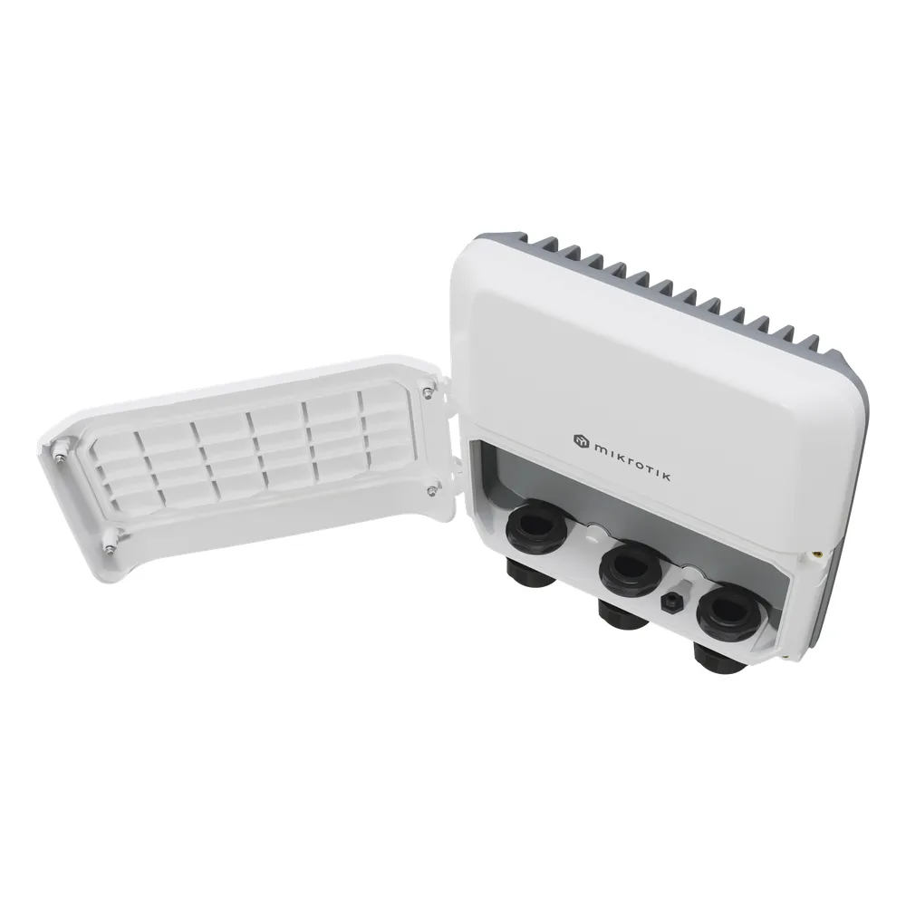 RB5009UPr+S+OUT 8 puertos PoE in/out, 1 SFP+, Solo RouterOS v7 para Exterior – vista 2