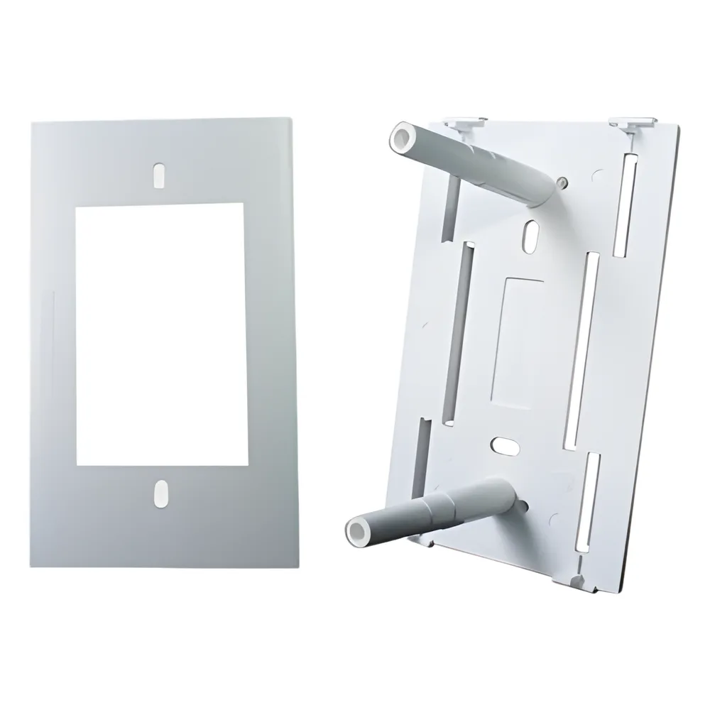 Tapa universal INKA y soporte de PVC auto extinguible y aluminio (8181-80002)