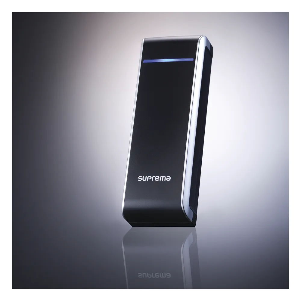 Xpass Lector de Tarjetas RFID IP65 PoE (13.56MHZ MIFARE / DESFIRE) Uso con BioStar2 – vista 3